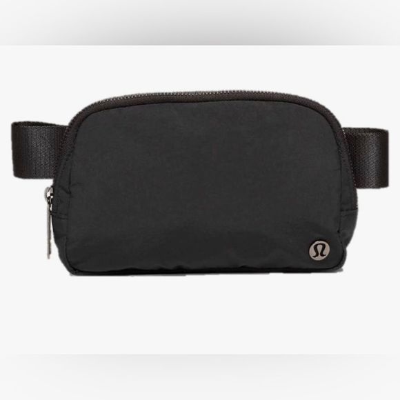 lululemon athletica Handbags - NWT Lululemon Athletica Everywhere Belt Bag, Black, 7.5 x 2 x 5 inches